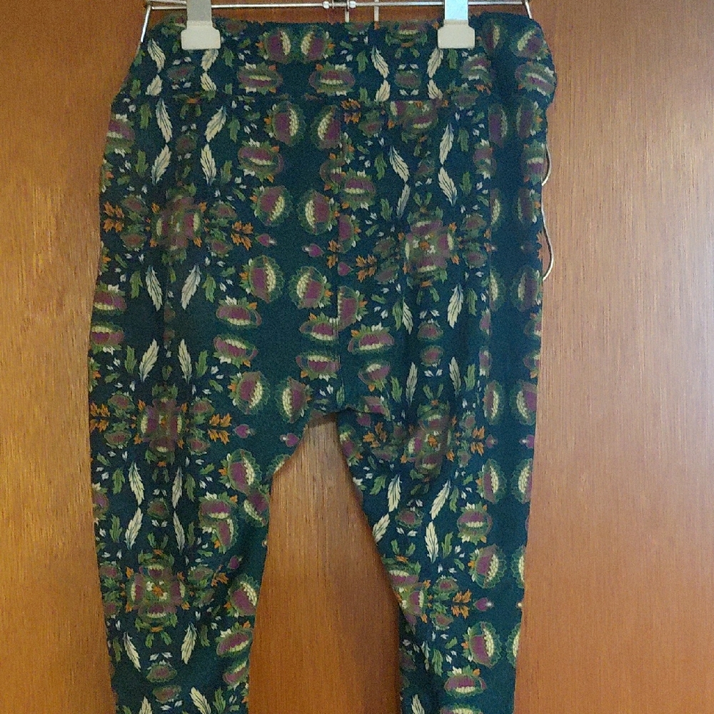 LuLaRoe Deep Green Botanical Print Leggings